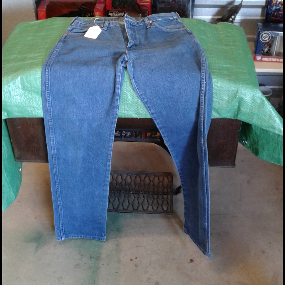 Men's blue jeans